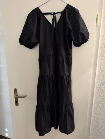 Damen Kleid schwarz mit Puffärmeln guter Zustand
