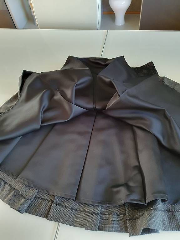 Dolce & Gabbana Röcke: Jupe mi-longue D&G, 38 IT – Neu (gemäss Beschreibung) aus Grand-Lancy von kri_qk5y 2