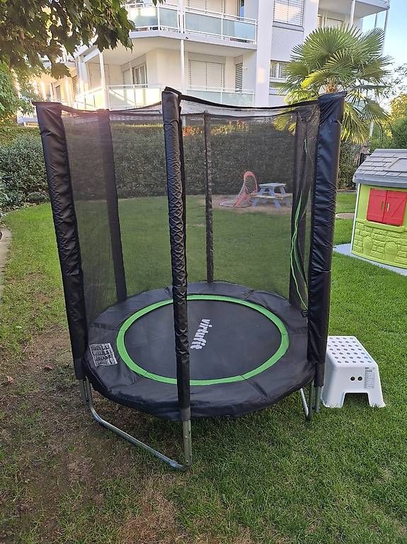 Trampolini: Trampolin Durchmesser 140 Decathlon – Nuovo e nell'imballaggio originale da Emmenbrücke venduto da iceball 1
