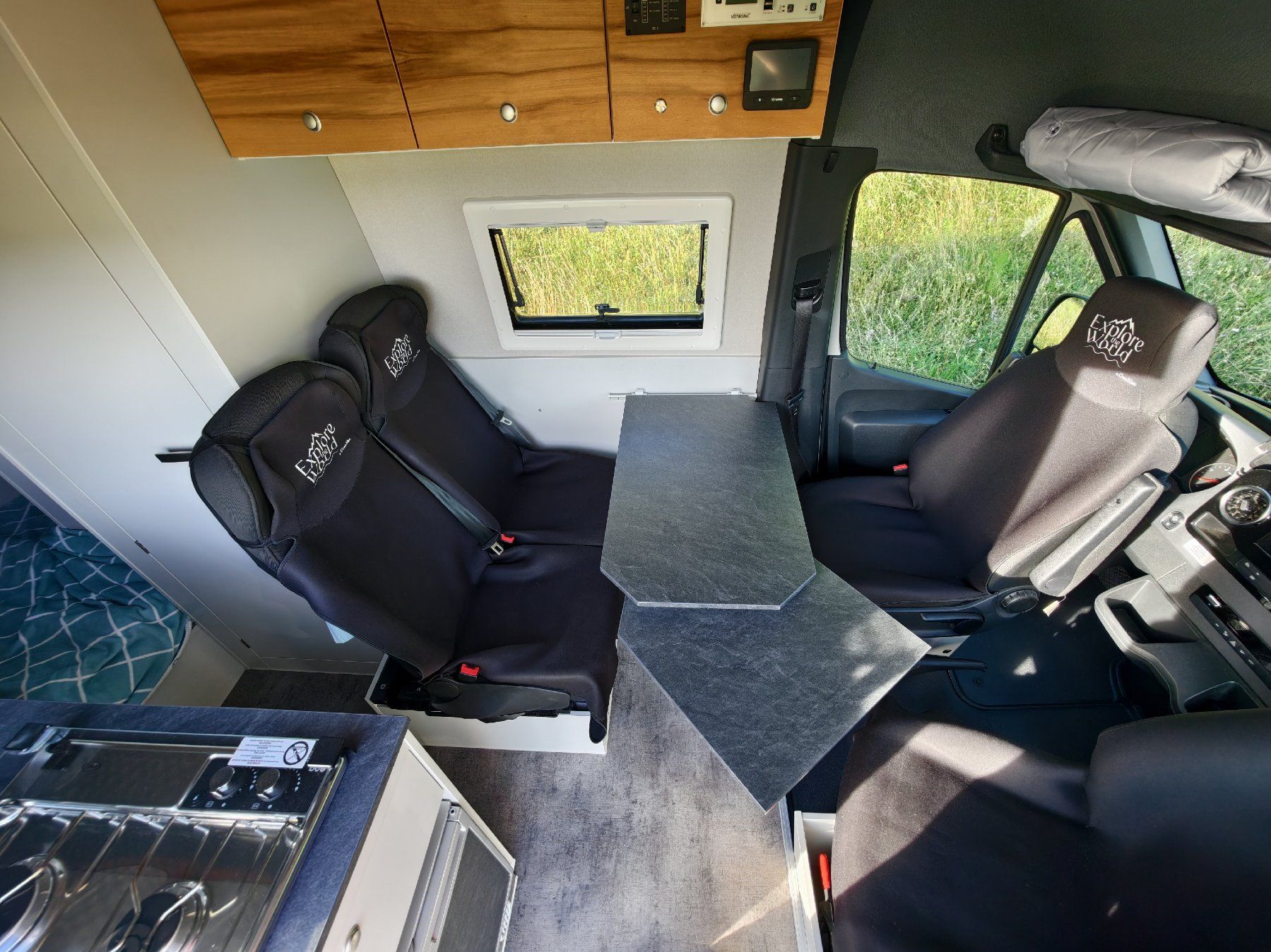 Mercedes-Benz Camping Fahrzeuge: Einzigartiger High-End Allrad Familien-Van Sprinter 4x4 – Neu (gemäss Beschreibung) aus Ossingen von creavan 2