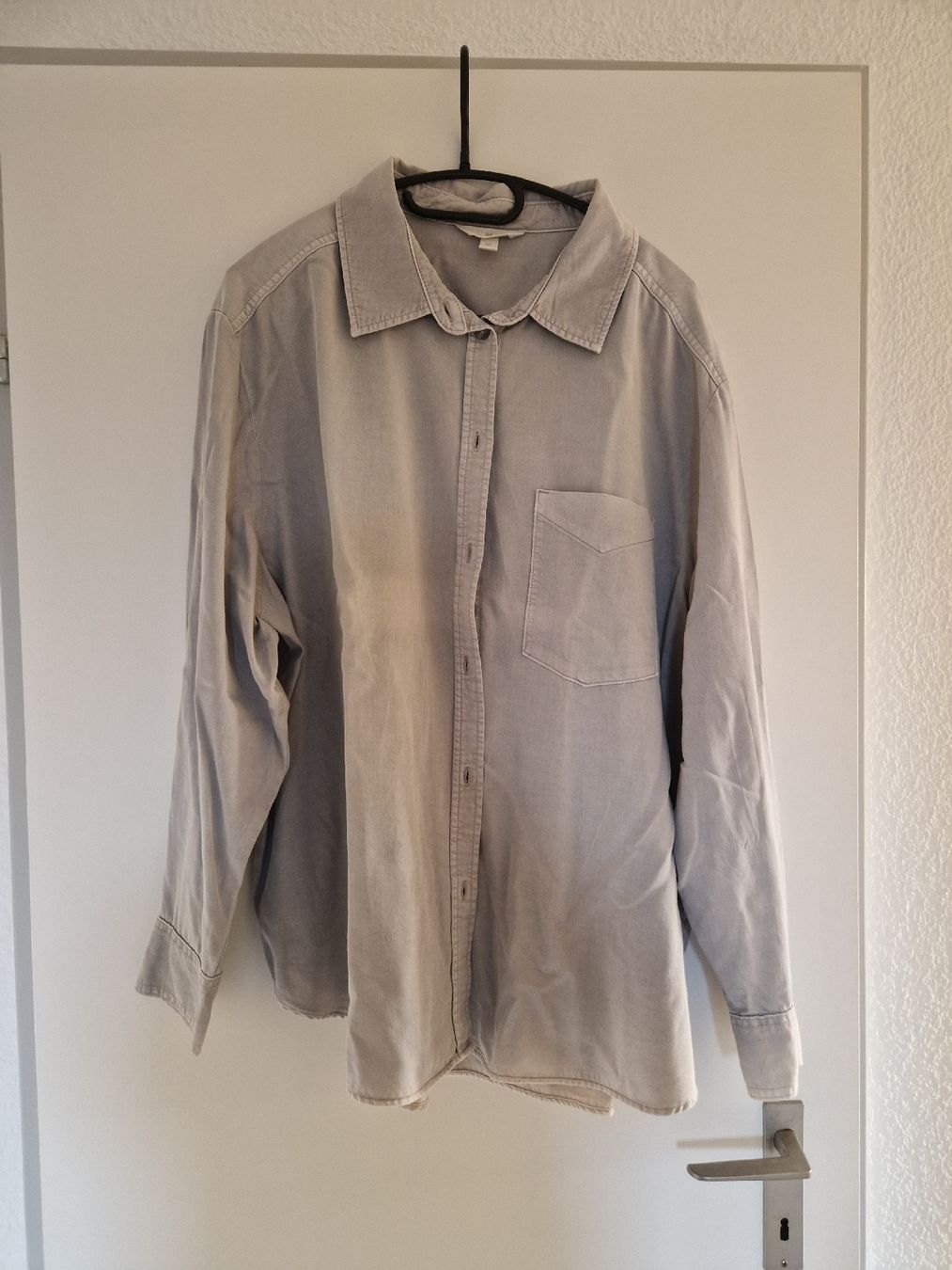 H&M Camicette: H&M Hemd grau Grösse XL  – Nuovo (secondo la descrizione) da Ebikon venduto da kov_9vqb