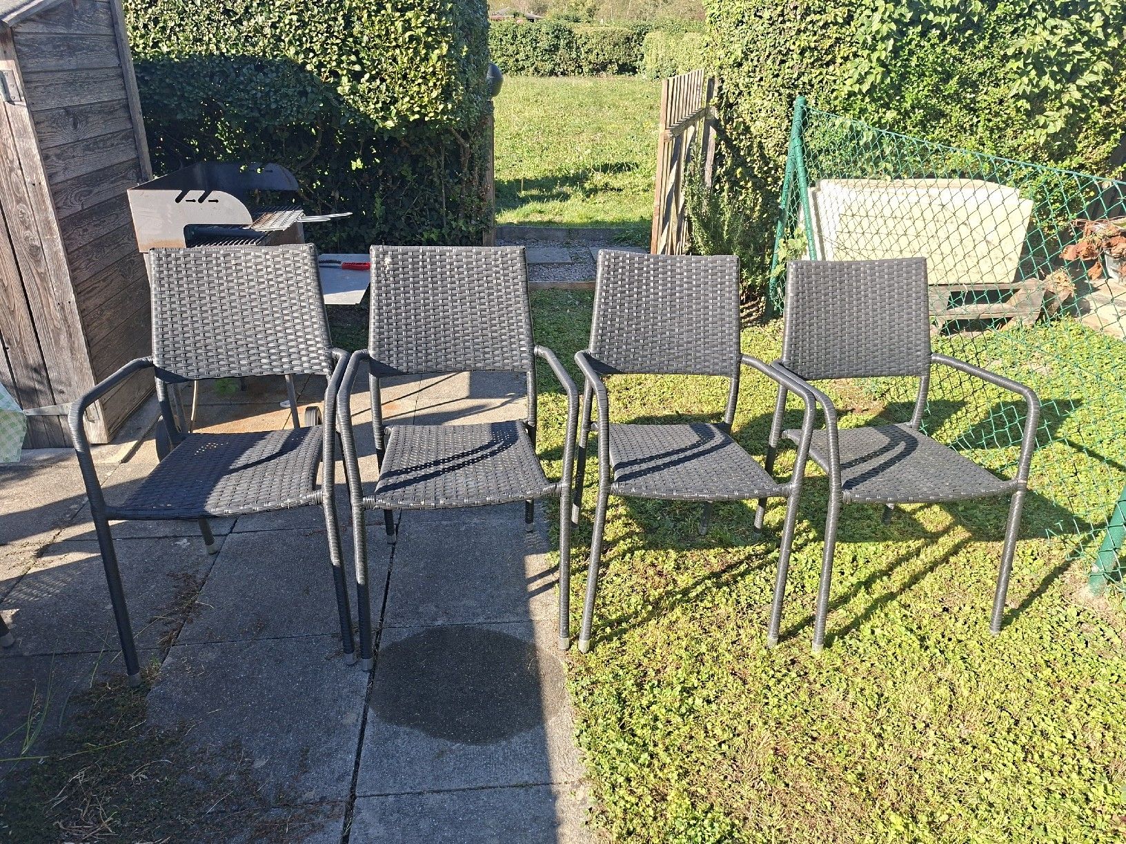 Set de table et chaises: Table de jardin avec 4 chaises – D'occasion à St-maurice par AHTP 4
