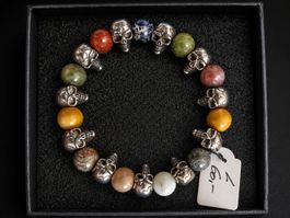 Bracelet perles et crânes 