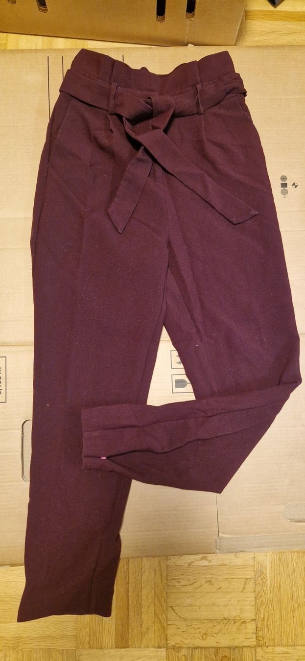 Lotti di vestiti: verschiedene Hosen, Gr. 36 – Usato da Kriens venduto da Evelyne.borth 2