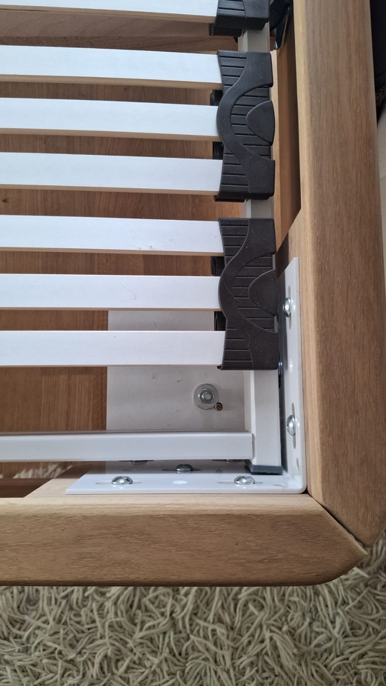 Pfister Letti: Doppelbett Buche mit passendem Nachttisch dazu – Usato da Bern venduto da hei_kk5n 2