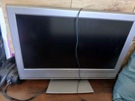 Toshiba 32DL66PS 79x54 cm  LCD TV - Perfect for cozy nights!