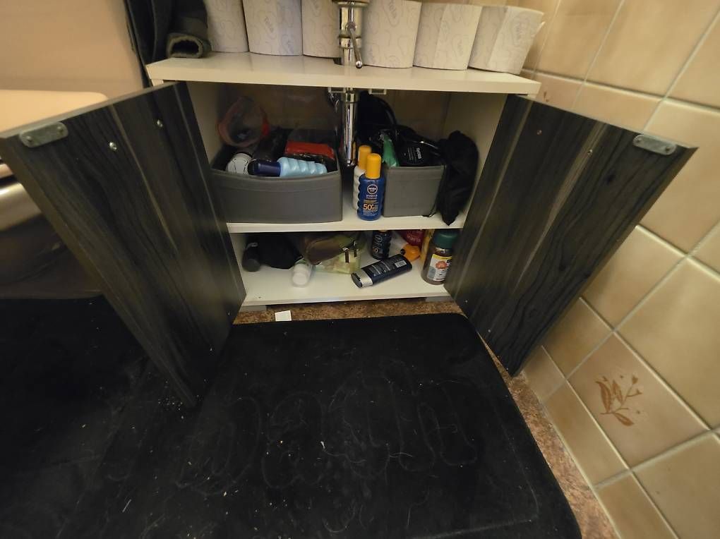 Mobili per bagno: Wc Möbel – Usato da Fehraltorf venduto da Bolt1990 1