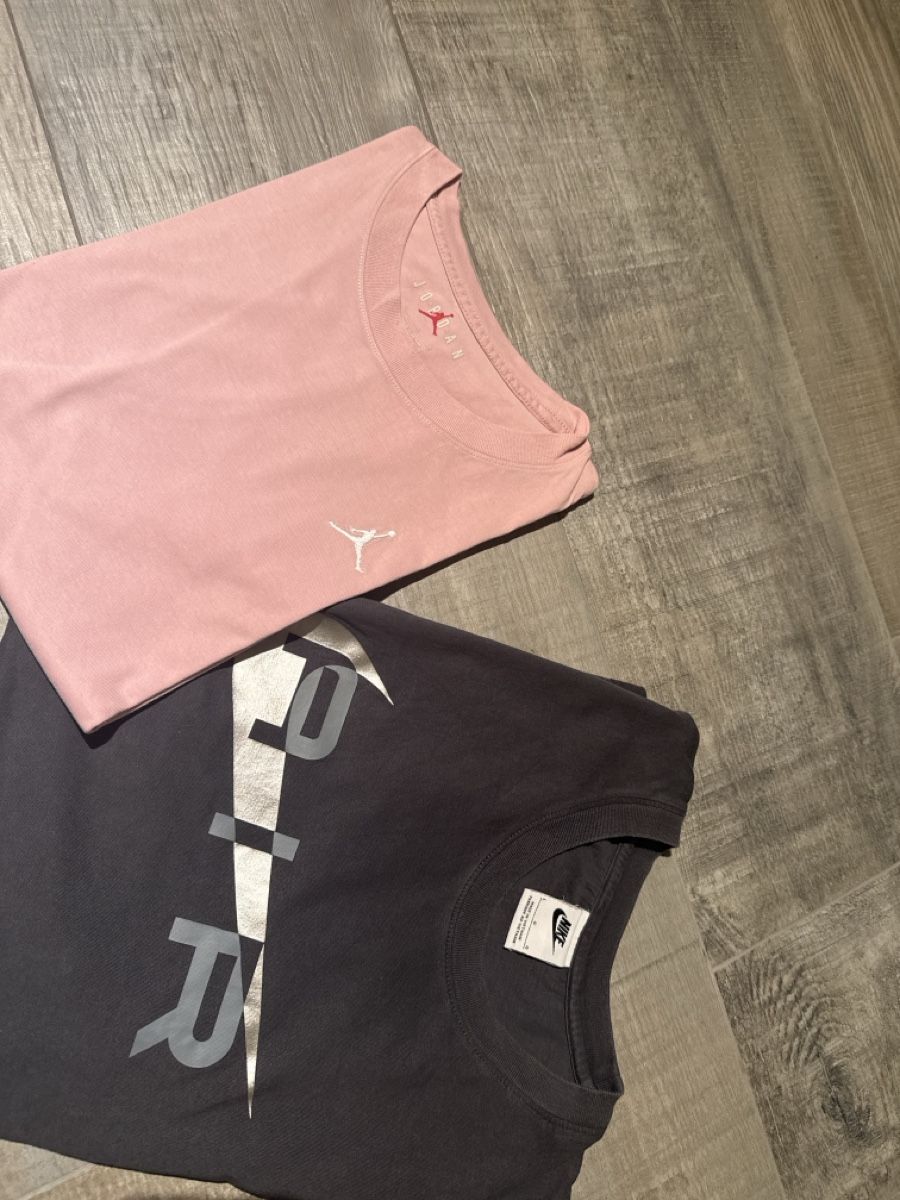 Nike Kleiderpakete & -sets: 2 t-shirt  – Gebraucht aus Tramelan von mar_xrj7