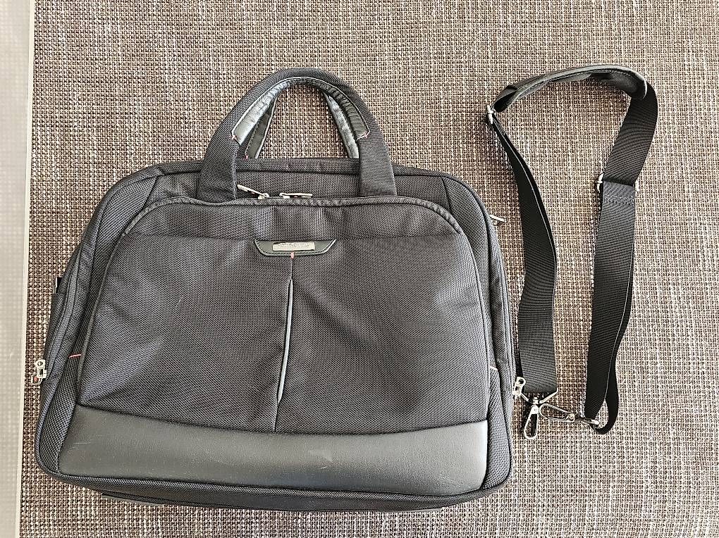 Valigie & Borse: Samsonite Business Laptoptasche  Top Zustand – Usato da Zürich venduto da Trunks02