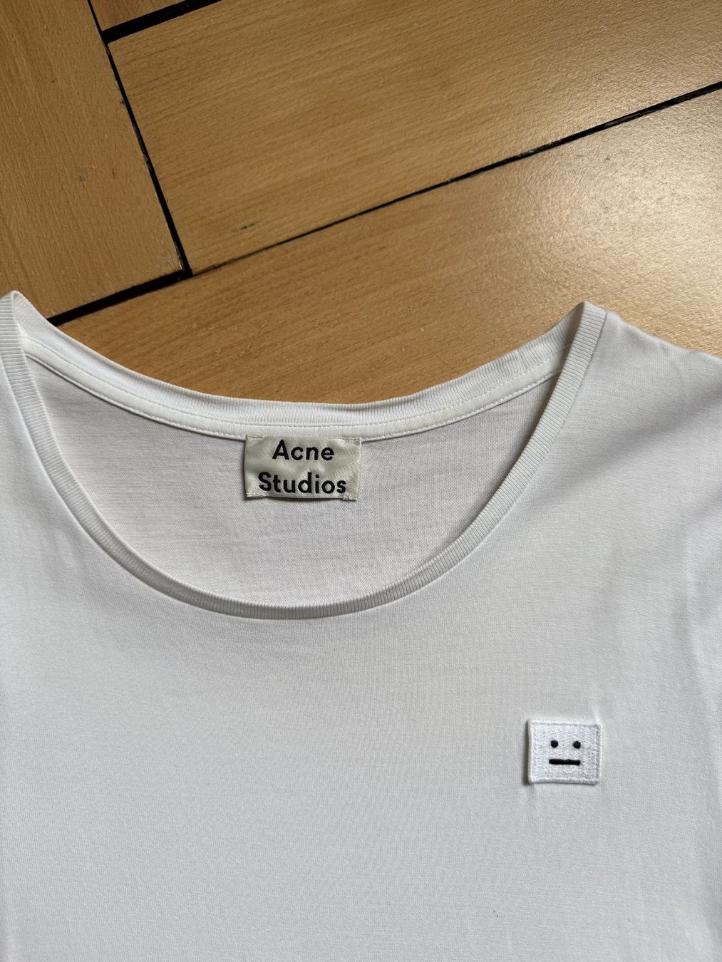 Acne Studios T-shirt: ACNE STUDIOS - T-Shirt weiss S – Usato da Zürich venduto da Diazaio 1