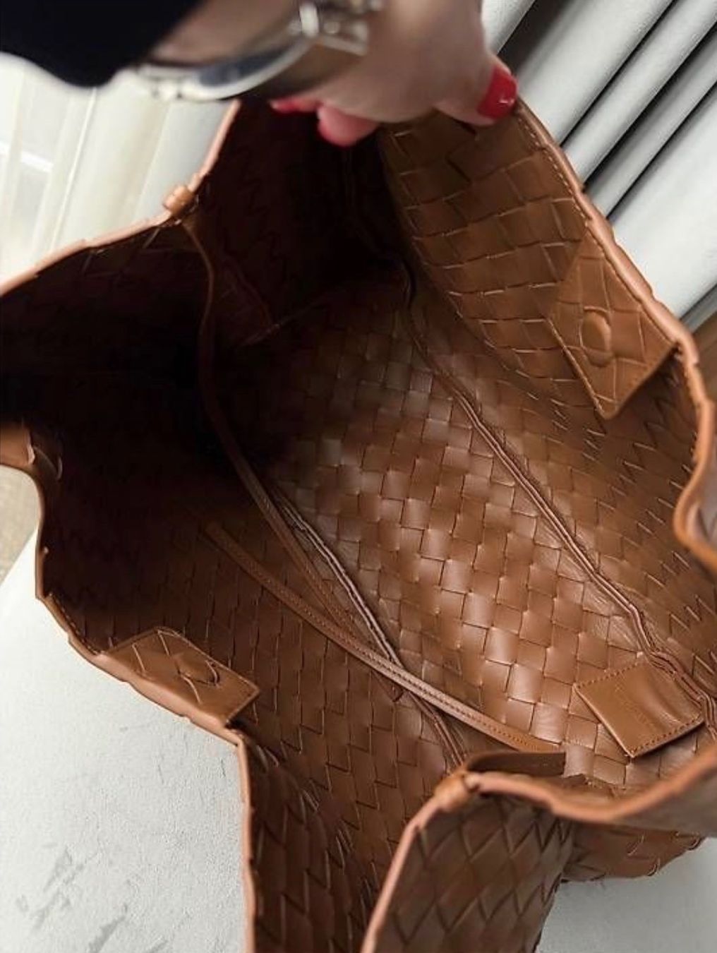 Bottega Veneta Sacs: Bottega Veneta Campana Medium Intrecciato (tannin, like new) – Neuf (Voir description) à Zollikerberg par moxima 3