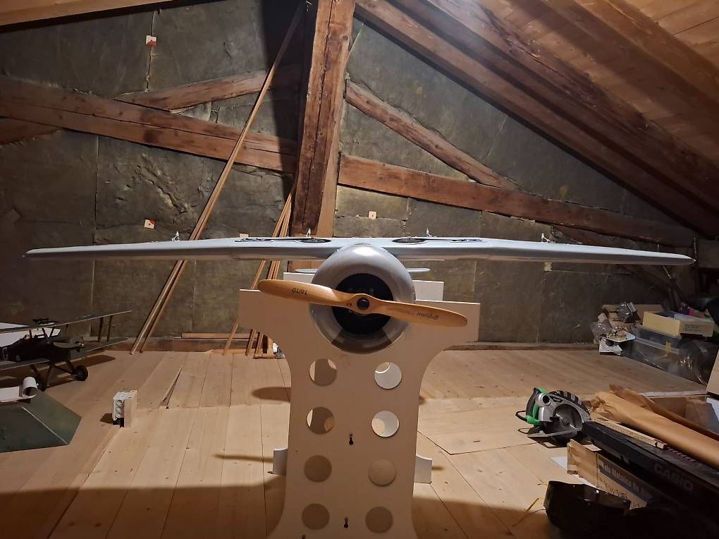 RC Modellbau: Sea fury – Gebraucht aus grandvillard von ChanceVought 1