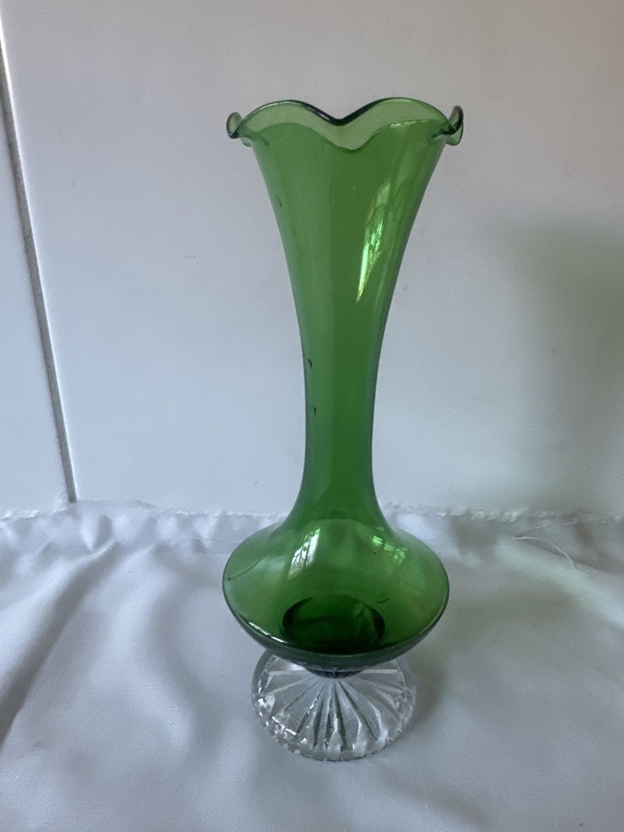 Vasi & Recipienti: Grüne Vintage Vase mit Glasfuss, 20cm – Usato da Zürich venduto da Chaeffeler