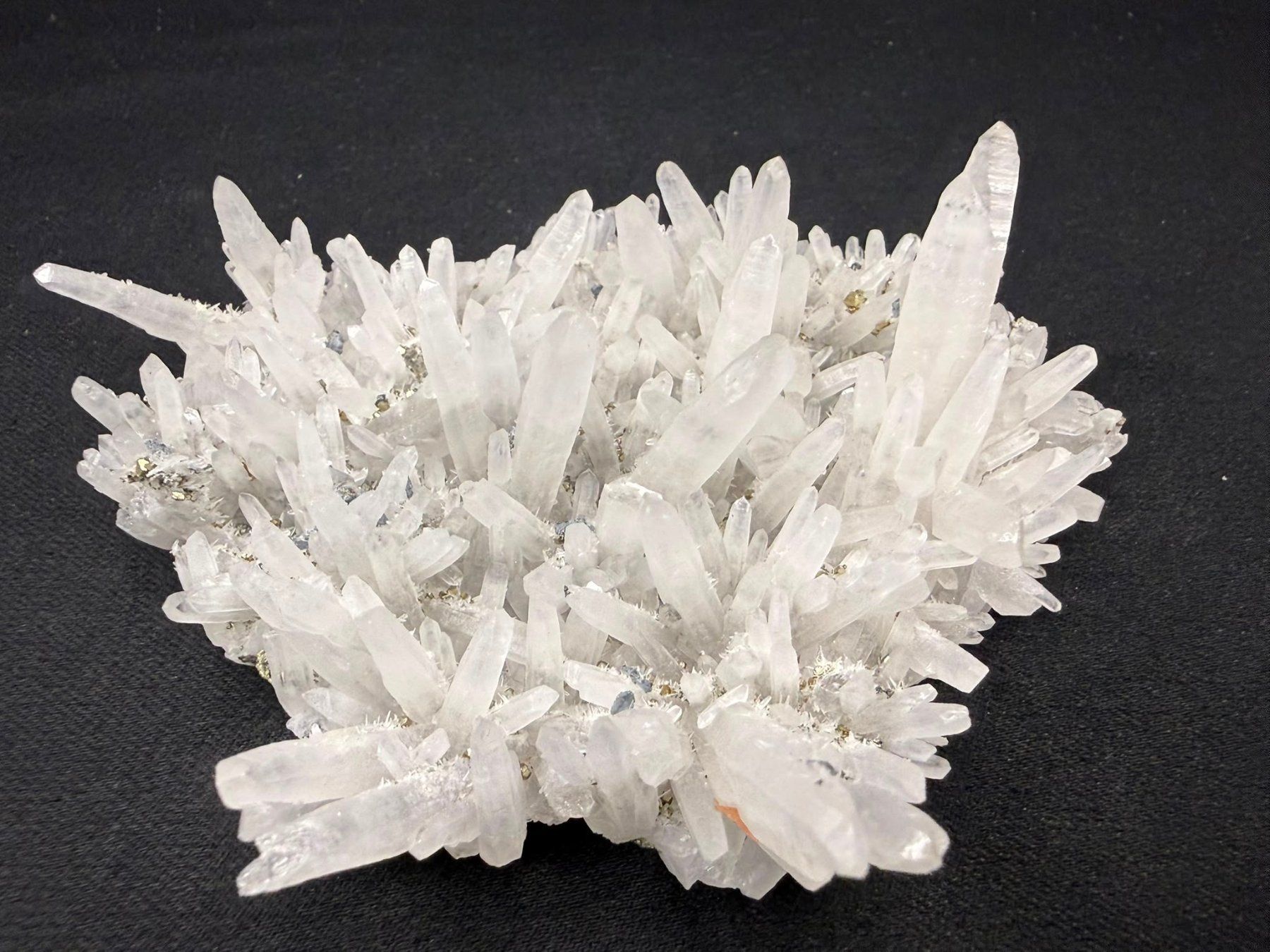 Minerali & Pietre curative: Pyrit auf Quarz – Usato da Schinznach Bad venduto da Demerald 2