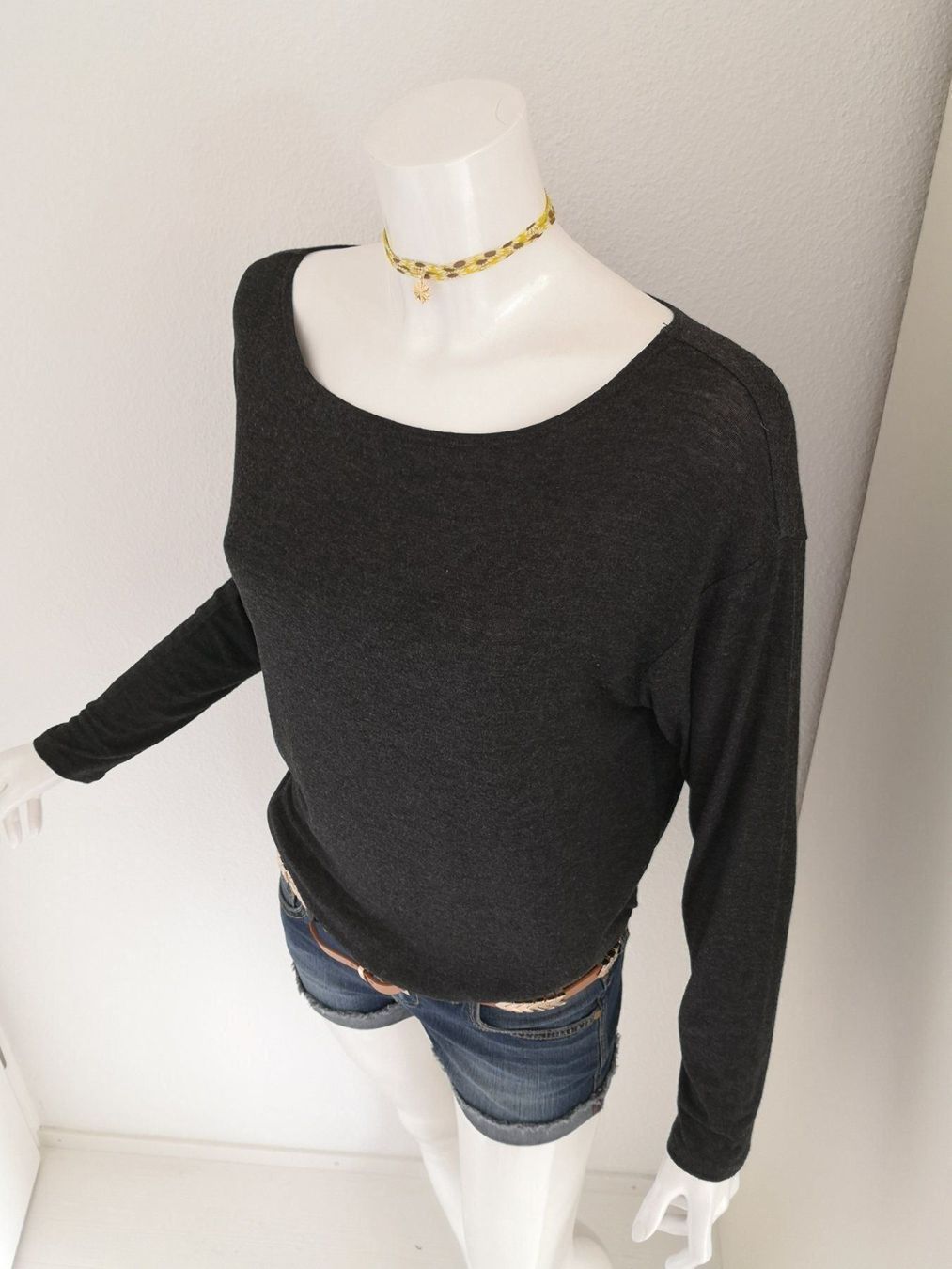 Mango T-shirt: 🤩MANGO LANGARM T-SHIRT ANTRAZIT & PRADA P – Usato da Olten venduto da Naja-Twins-Twins 3