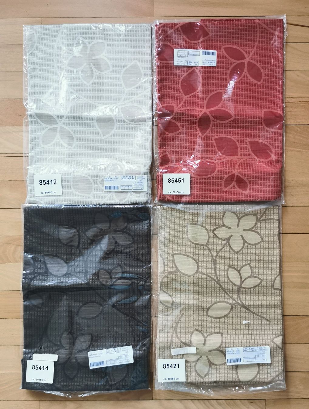 Linge de lit: 4 neue Sofakissenbezüge – Neuf avec emballage d'origine à Birsfelden par dsc_f8gx 1