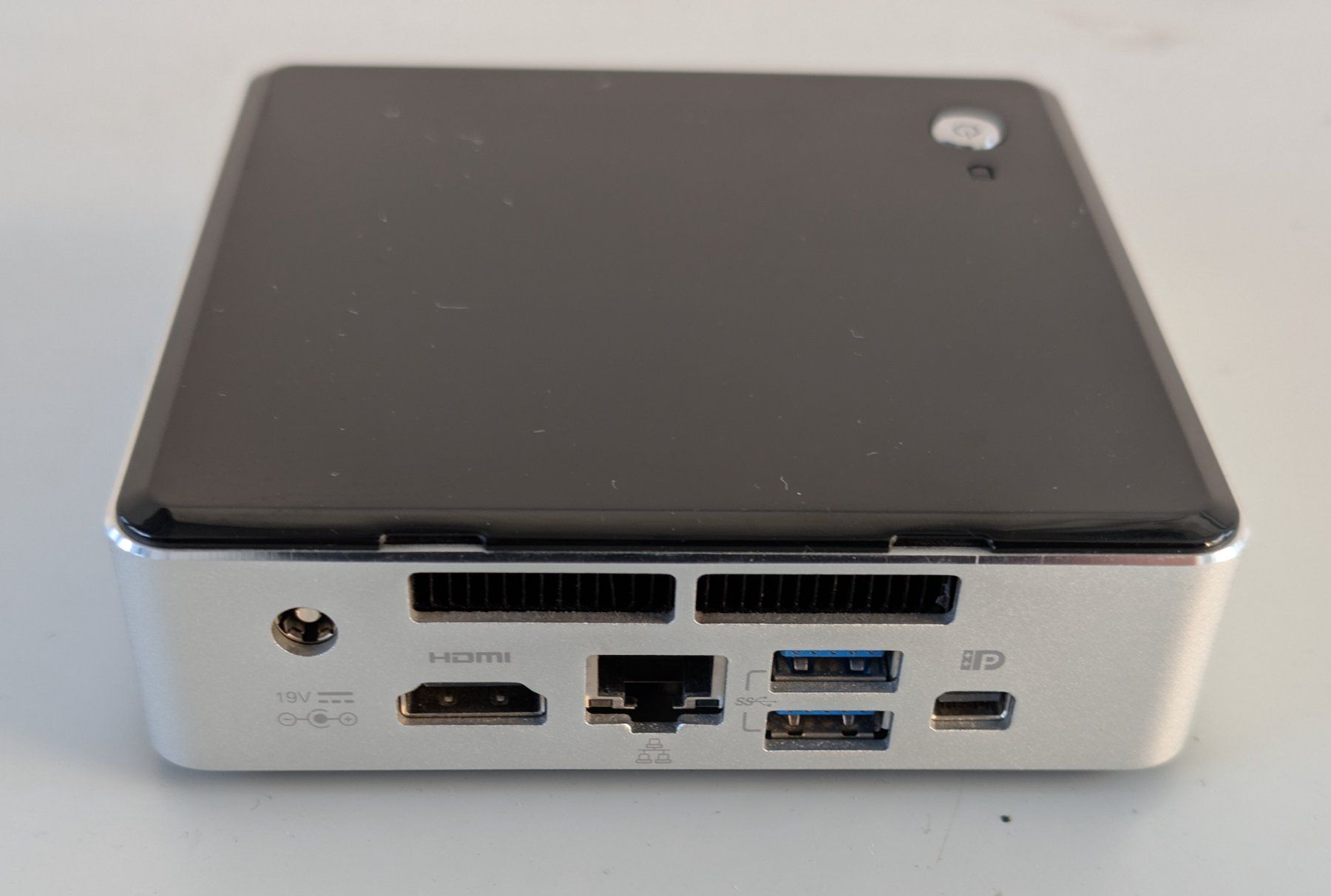 Intel PC: Intel NUC Kit NUC6i3SYK – Usato da Dietlikon venduto da ComdatAG 2