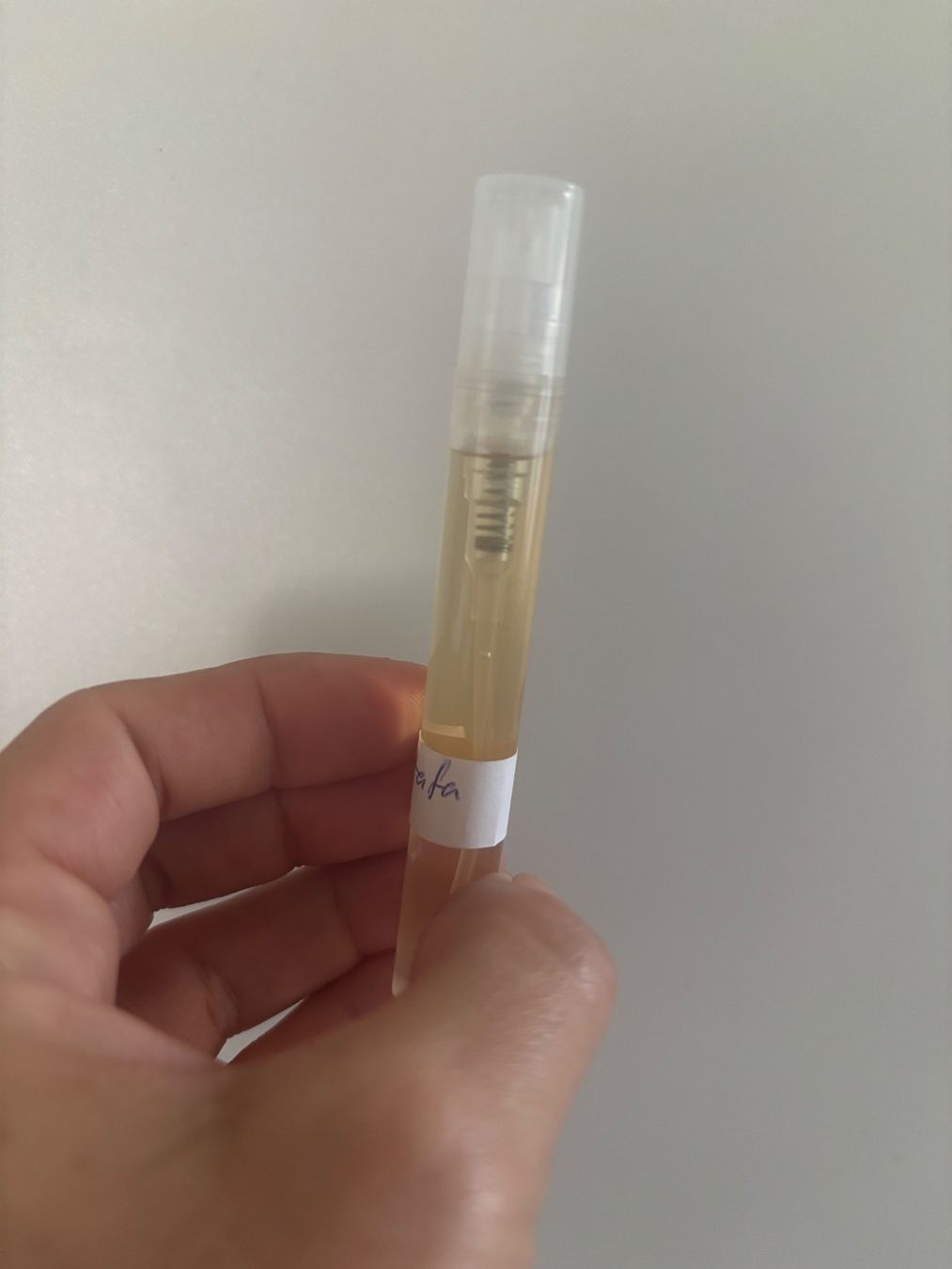 Lattafa Profumi & Eau de Toilette: Lattafa Yara EDP 5 ml Abfüllung. – Usato da Zürich venduto da deruja 3