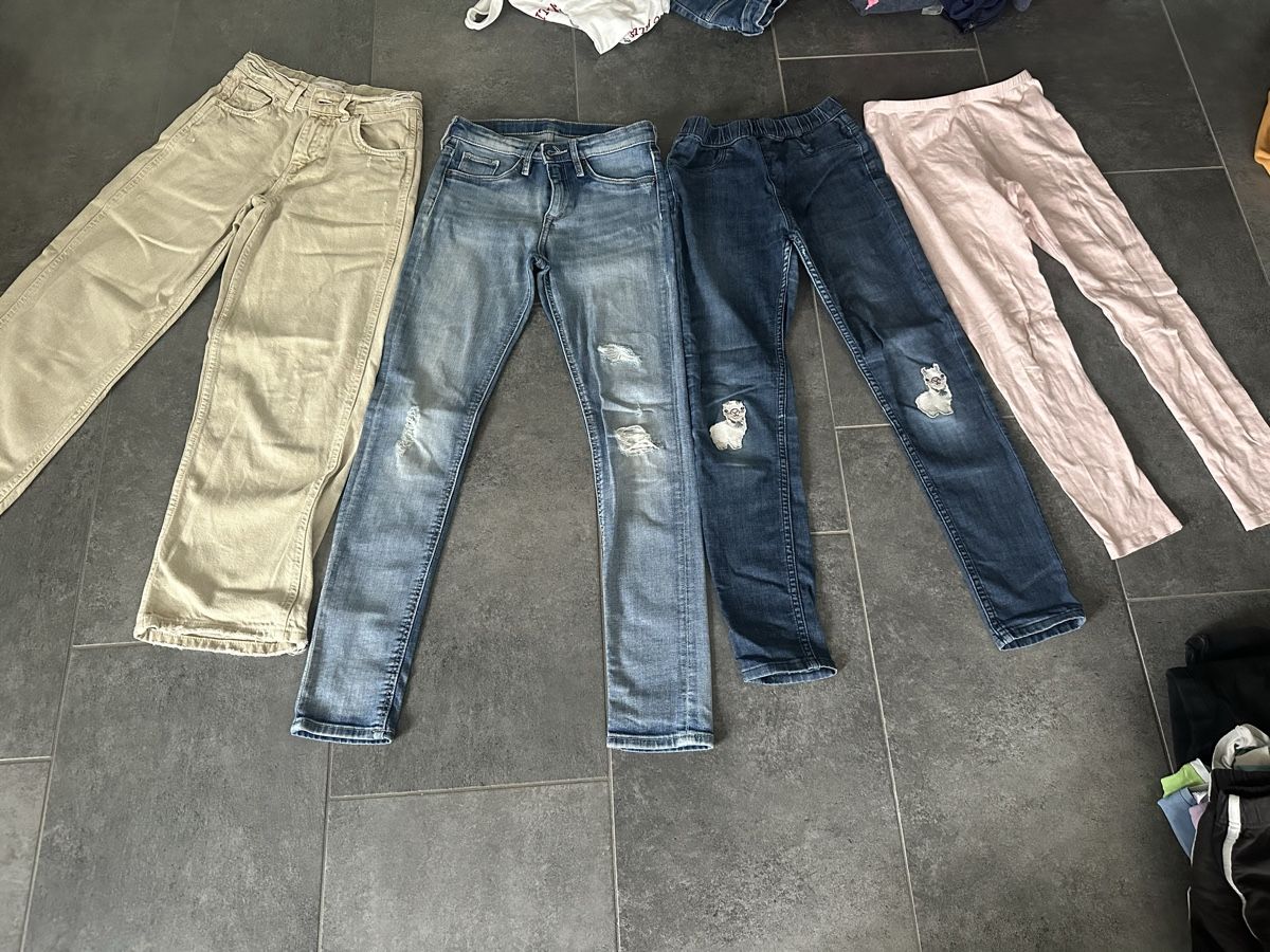 Kleiderpakete & -sets: Kleiderset Girl 134/140 – Gebraucht aus Oberönz von PeFeHo 3
