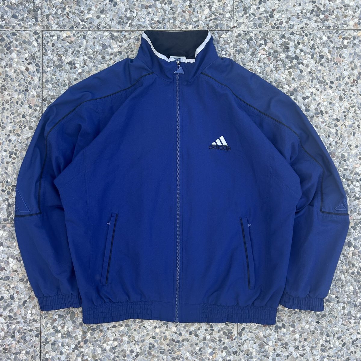 Adidas Jacken: Vintage Adidas embroidered dark blue jacket – Gebraucht aus brent von fukusapes