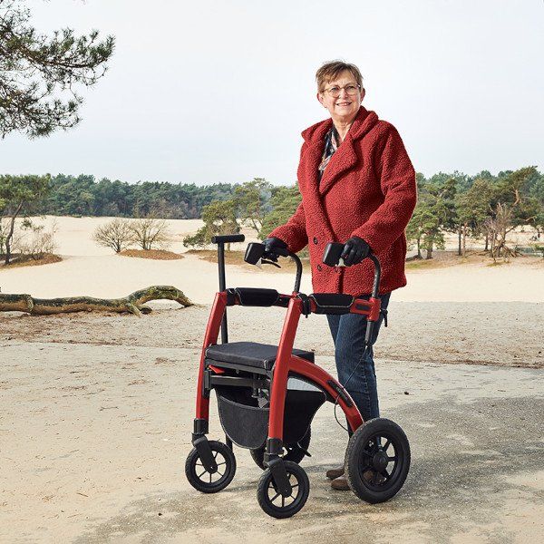 Ausili per la deambulazione: DER NEUE ROLLATOR ROLLZ PERFORMANCE IN RUBINROT – Nuovo e nell'imballaggio originale da Egg b. Zürich venduto da Santhema_AG 4