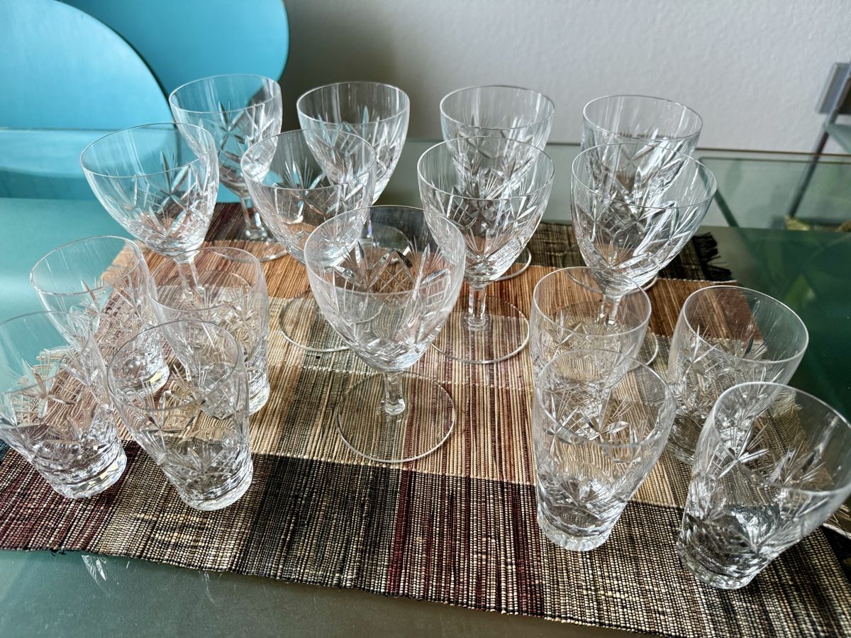 Gläser: Kristallglas Set 17-teilig Schliffglas – Gebraucht aus Zürich von pilatus777 2