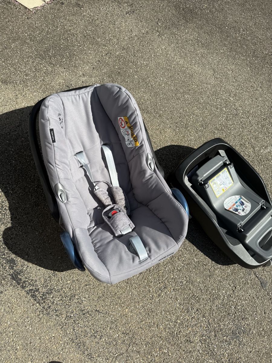 Maxi-Cosi Seggiolini per auto: Babyschale und Isofixstation – Usato da Märstetten venduto da Leusa01