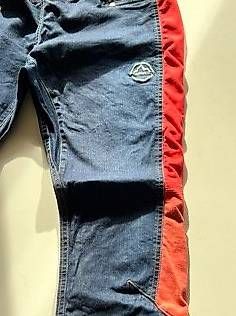 Pantaloni: Pantalon escalade "Mescalita" taille S – Usato da Ovronnaz venduto da delch 2