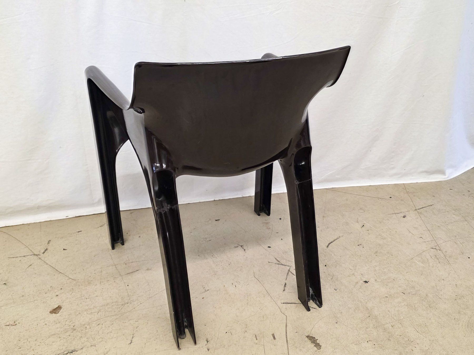 Artemide Chaises: Artemide "Gaudi" Stuhl - braun, Designklassiker - Ref. 05/67 – D'occasion à Au ZH par BrockiAu 8