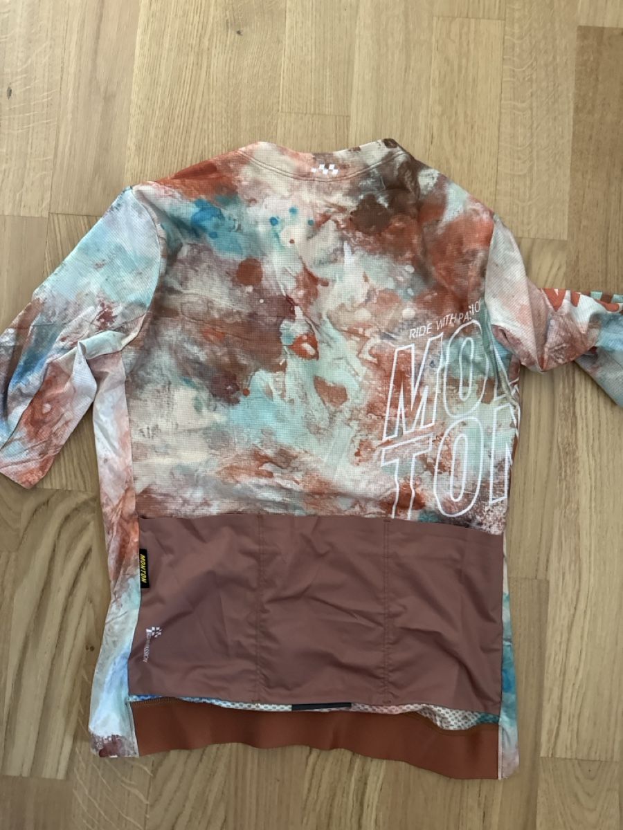 Maillots de corps & Pantalons: Monton Cycling Kit – D'occasion à Hunzenschwil par mila012 1