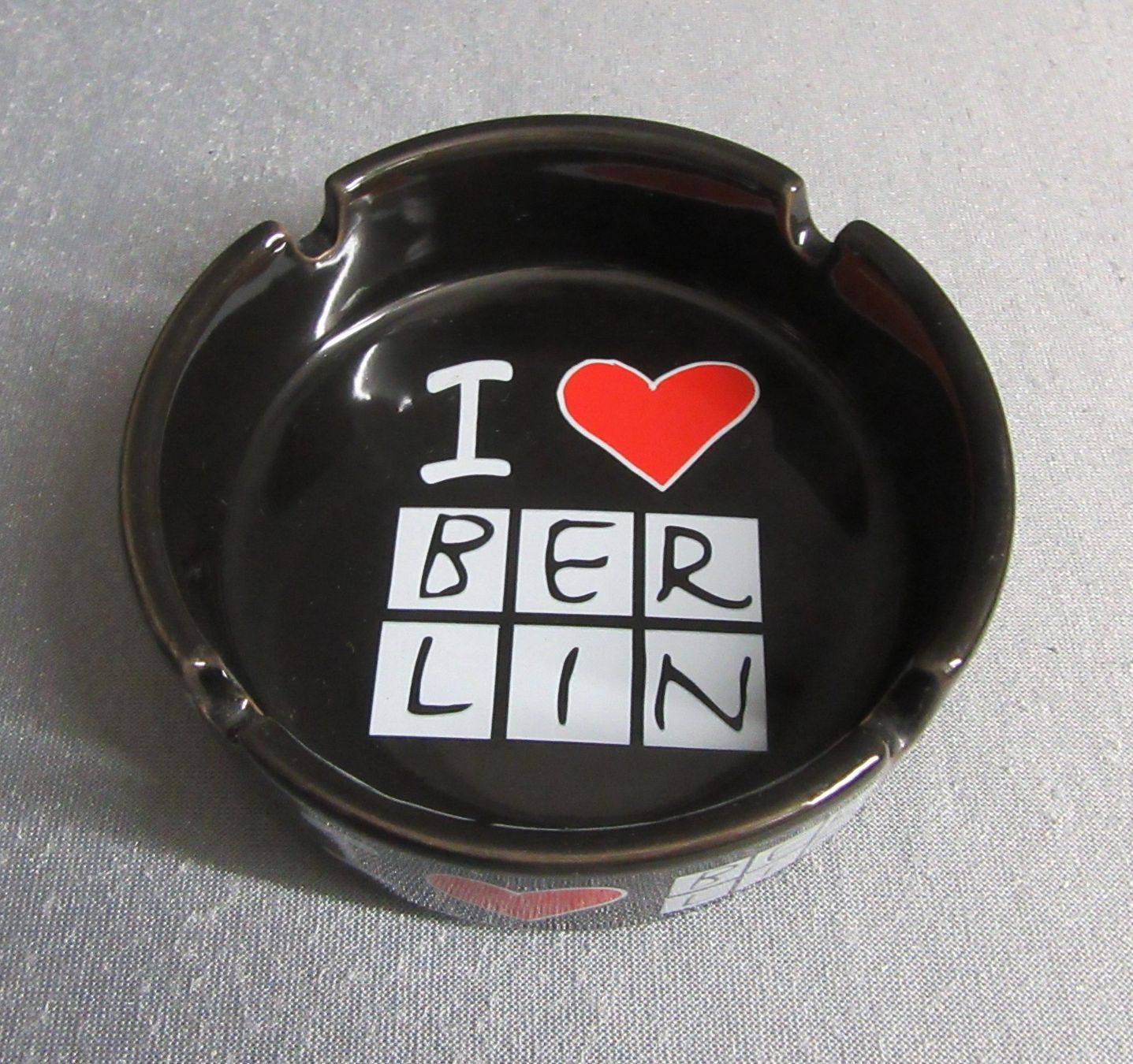 Portacenere: Aschenbecher - I Love Berlin - ab CHF 4.00 – Usato da Auenstein venduto da Padabimbim 1
