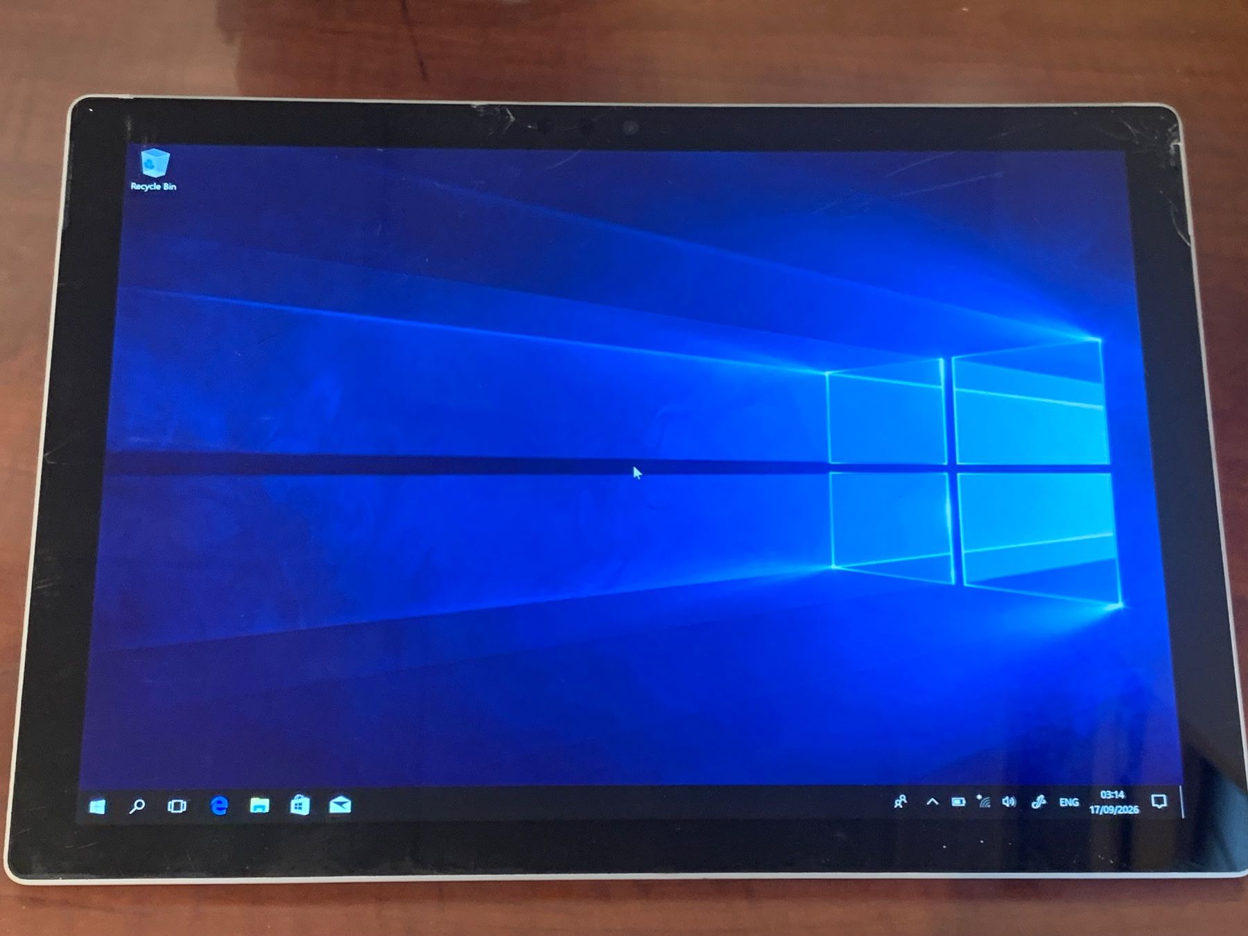 Microsoft Tablet PC: Surface Pro 5 4GB+128GB Defekt – Difettoso da Wetzikon ZH venduto da uelivernetzt