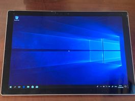 Surface Pro 5 4GB+128GB Defekt