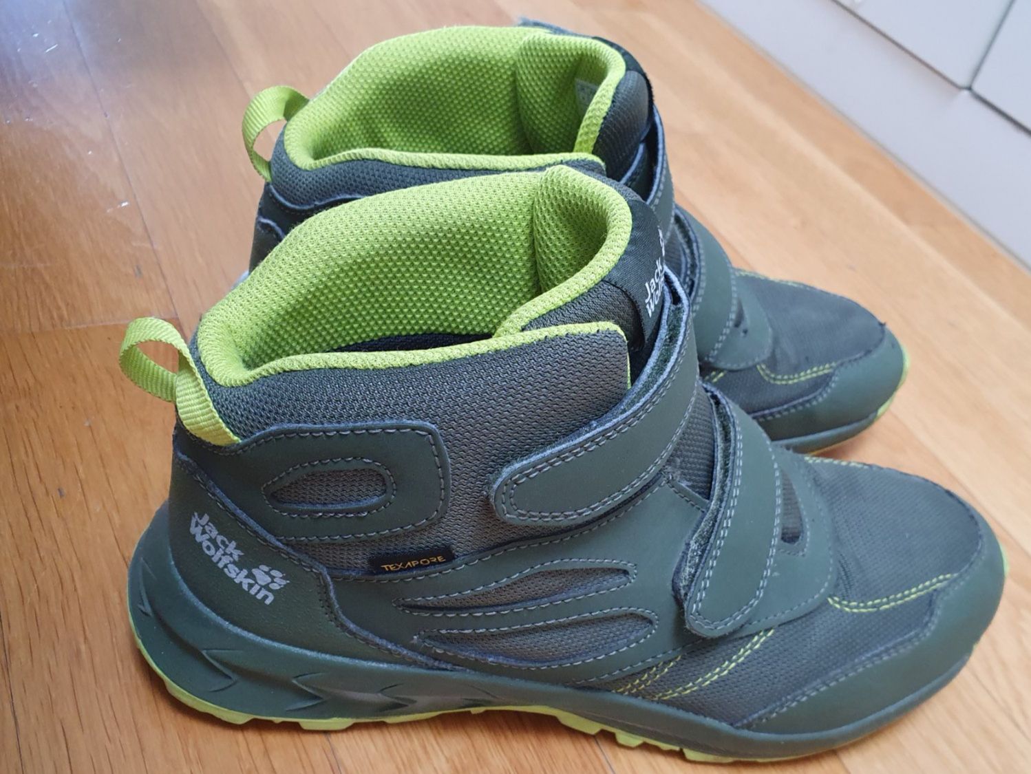 Jack Wolfskin Scarpe per ragazzi: Jack Wolfskin Winterstiefel Gr. 37 – Usato da Wallisellen venduto da Sentia 4