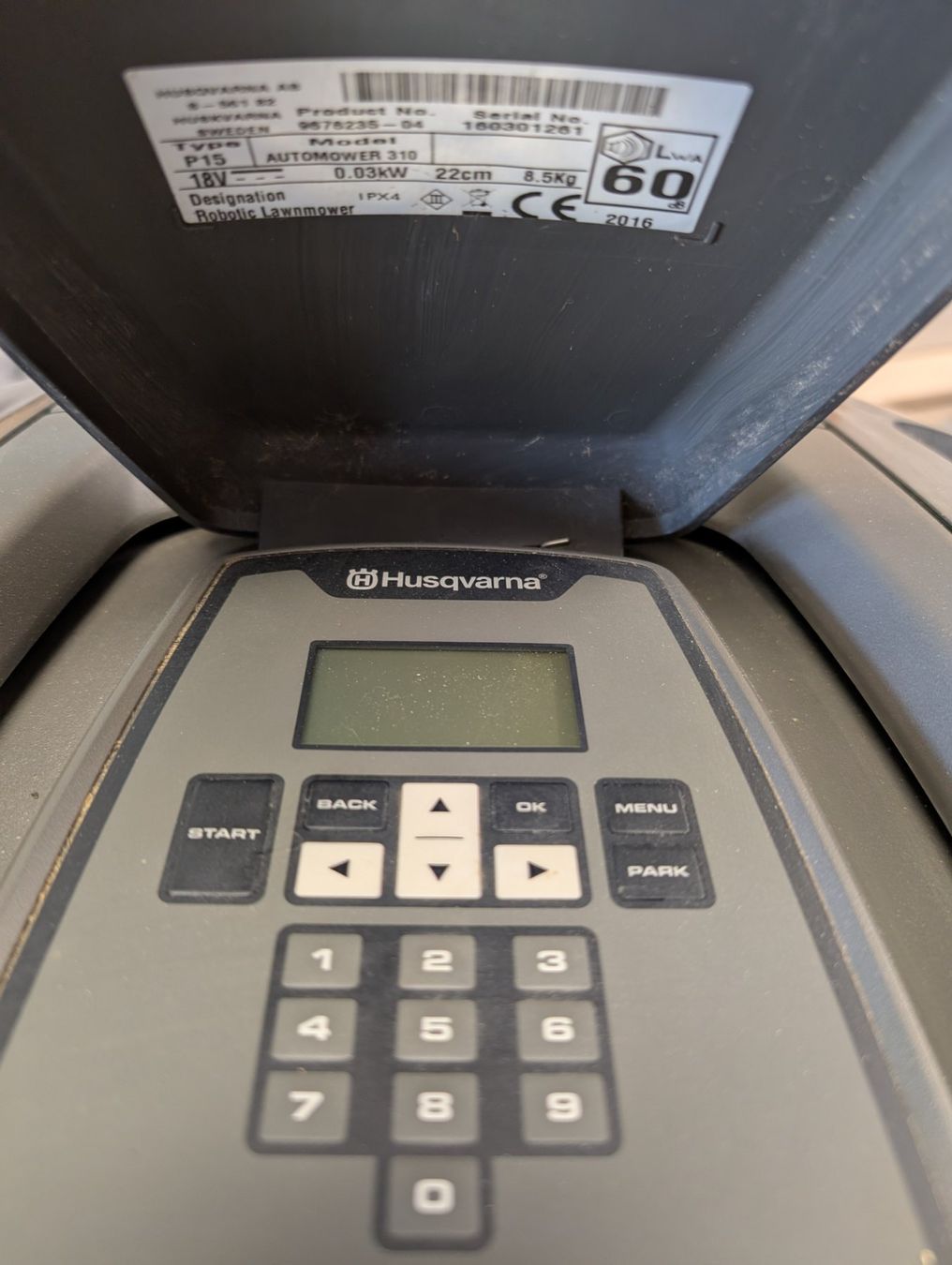 Husqvarna Tagliaerba: Husqvarna Automower 310 complet – Usato da Attalens venduto da Genoudg88 3