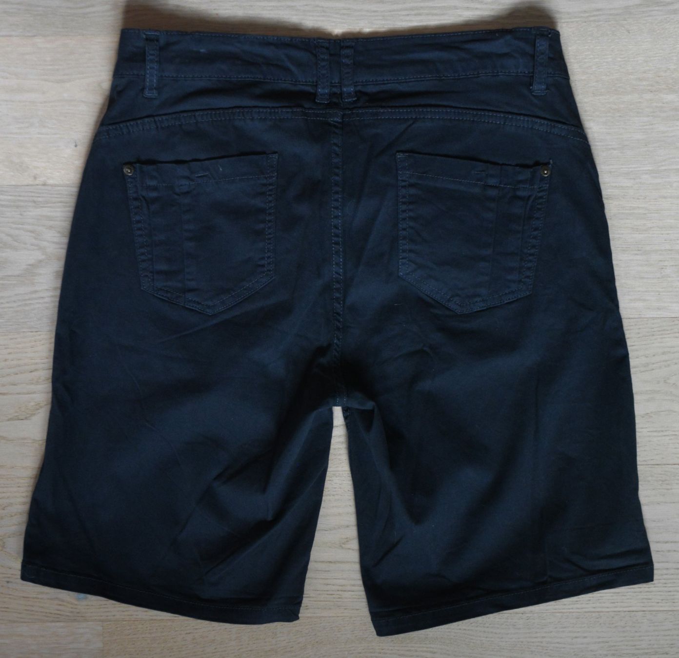 Pantaloni: Dunkelblaue Damen Shorts von Sublevel, Grösse: M – Usato da Niederhasli venduto da littledrop 1