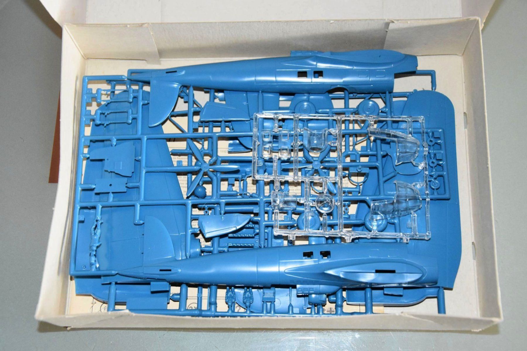 Kit di modellismo & Modellini statici: He-111 v. Matchbox – Nuovo e nell'imballaggio originale da Liestal venduto da estreiter 1