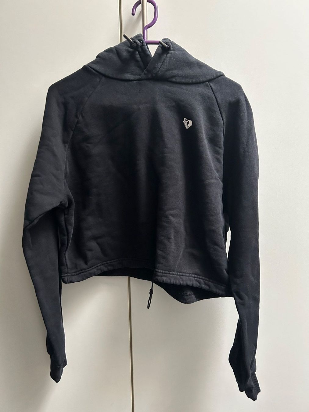 Maglioni & Felpe: Schwarzer Kapuzenpulli mit Kordelzug – Nuovo (secondo la descrizione) da Frauenfeld venduto da isa_9cy7 2