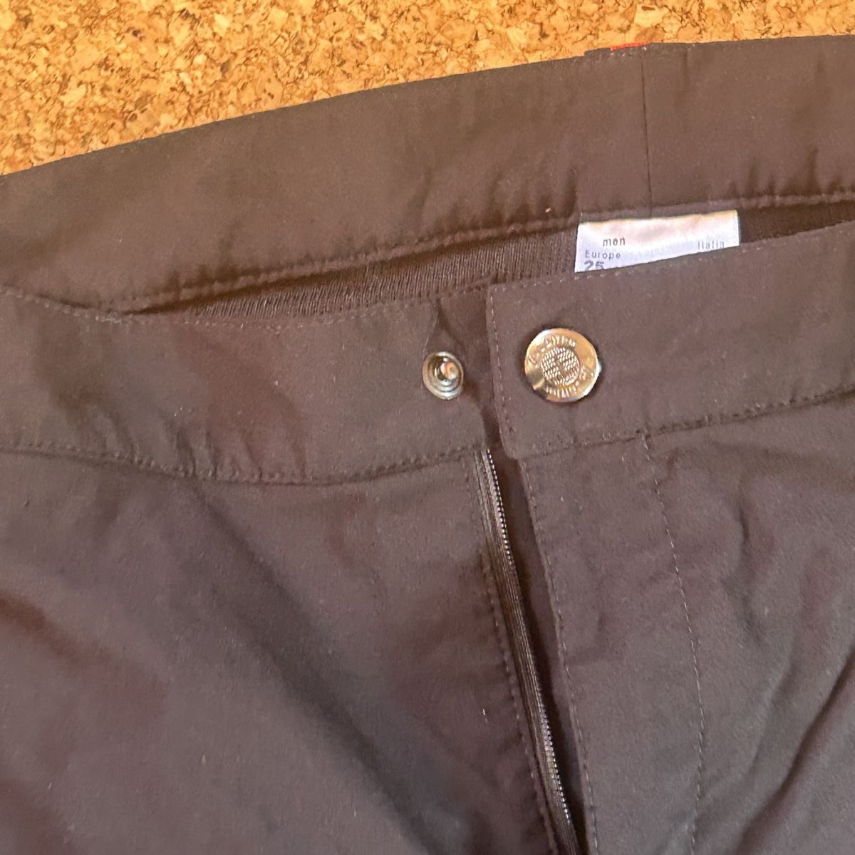 Löffler Pantaloni: Löffler Wanderhose Herren Gr. 25 Schwarz  – Usato da Laufen venduto da belleskulptur 3