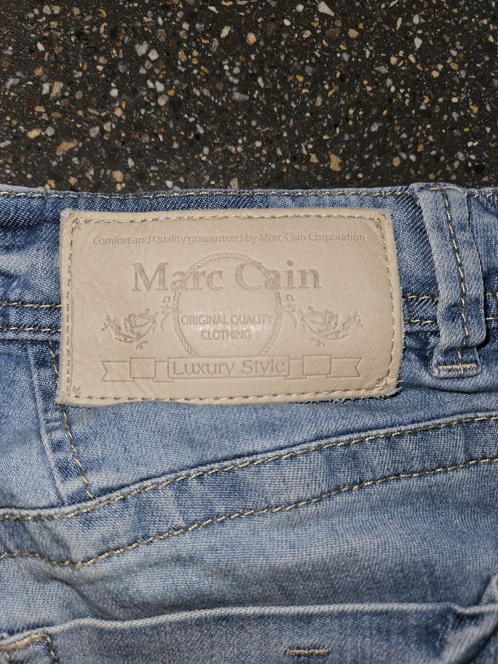 Marc Cain Jeans: Marc Cain Jeans Damen hell blau Gr N2 Gr S – D'occasion à Anwil par tamoos 3