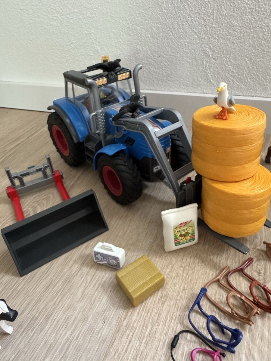 Playmobil Giocattoli: Playmobil Bauernhof Set mit Traktor und Tieren – Usato da Fehraltorf venduto da portas6 2