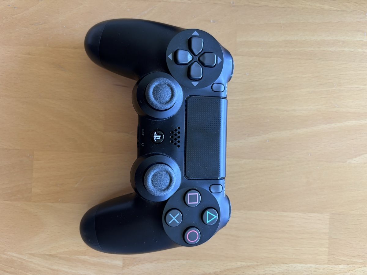 Sony Console: PS4 inkl Controller in Top Zustand – Usato da St. Gallen venduto da kugler.nicola 2