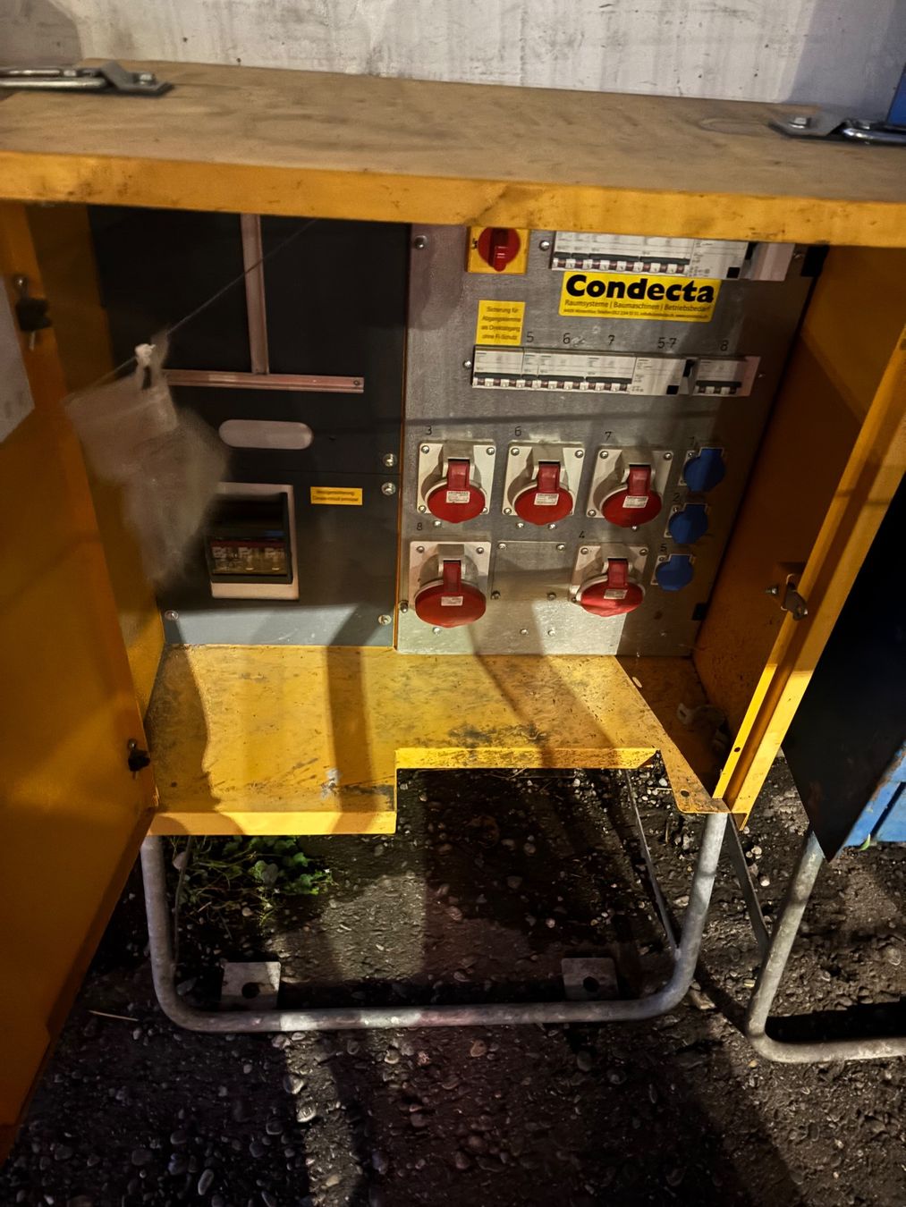 Elettrotecnica: 3 Stck Stromkasten für Export – Usato da Goldach venduto da betonsprtzer 2