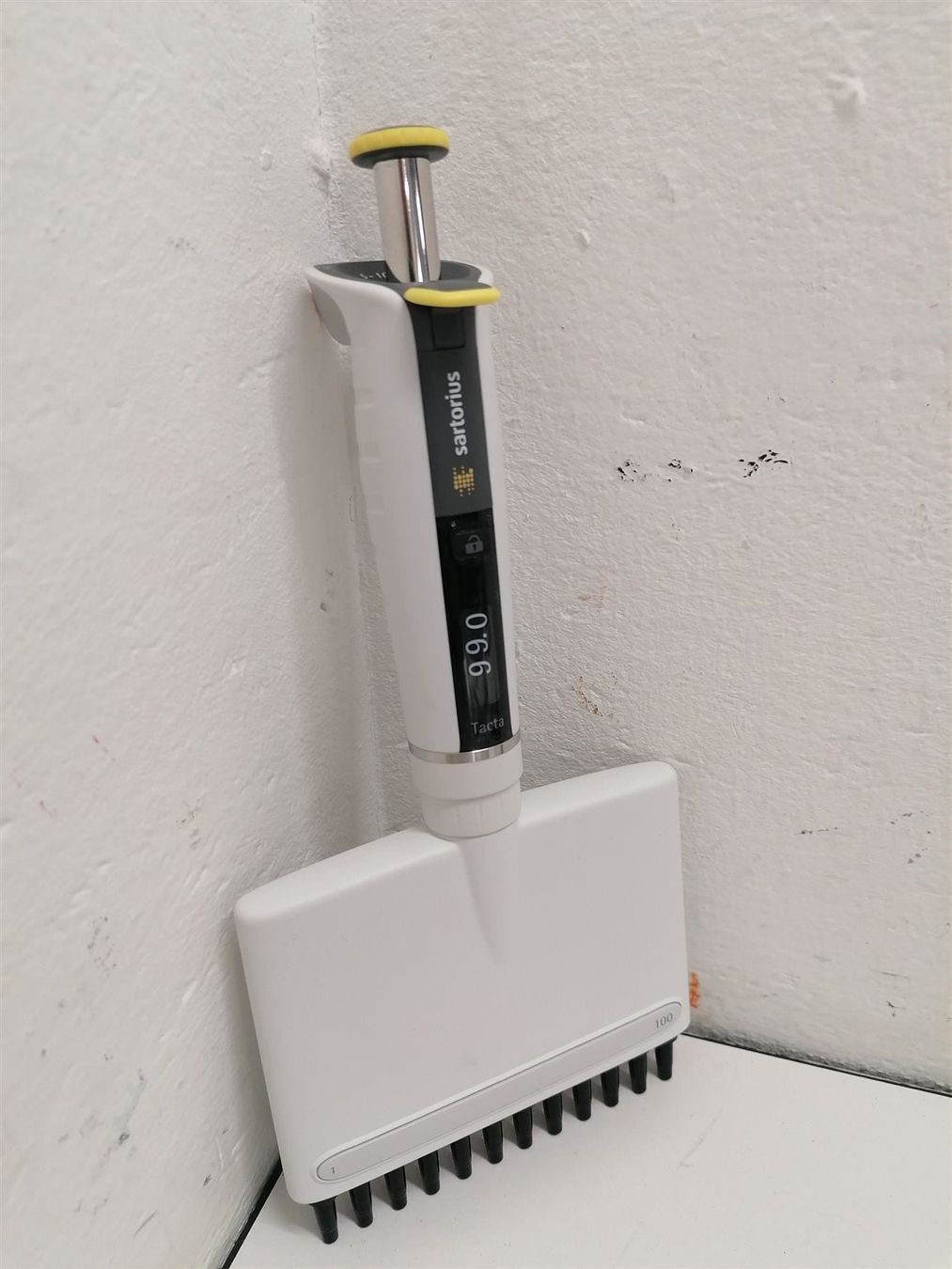 Accessori da laboratorio: Sartorius Tecta 12 Chanel - 1-100uL – Usato da Niederdorf venduto da LeptonAG_Labor 1