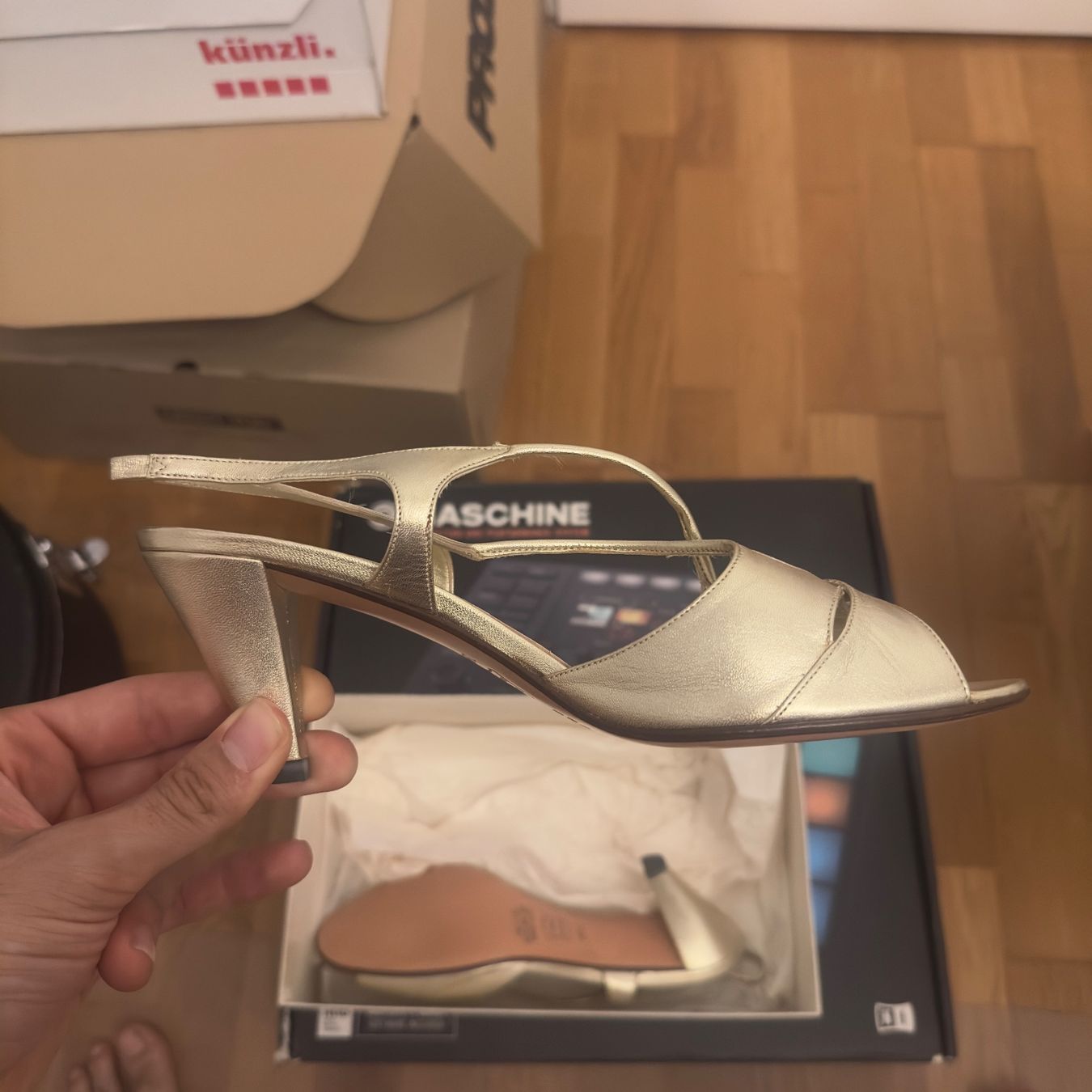 Scarpe da donna: Sandale mit Absatz – Usato da Ostermundigen venduto da edu_7rg2 1