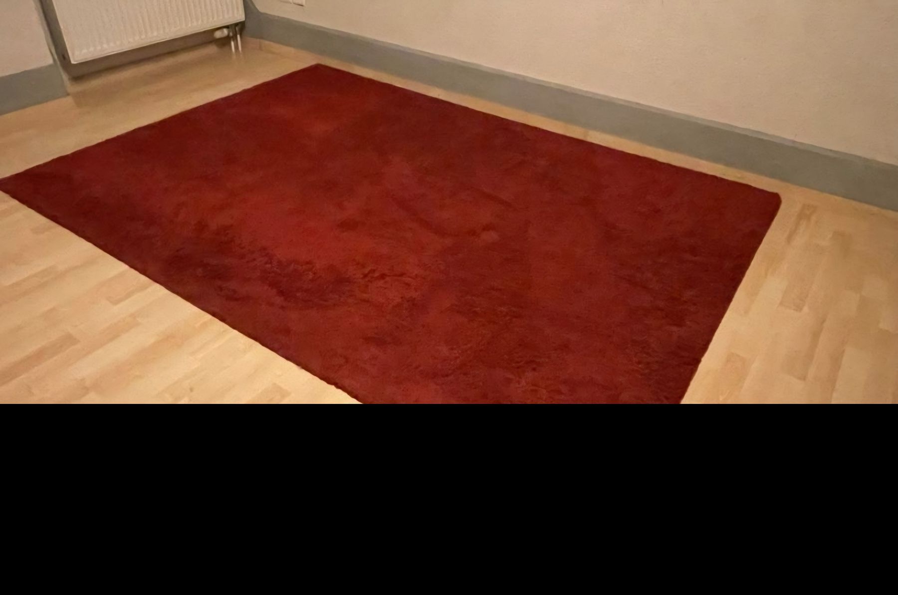 Tapis: flauschigen Teppich in Bordeauxrot – D'occasion à Lengnau BE par hus_w5ln 1