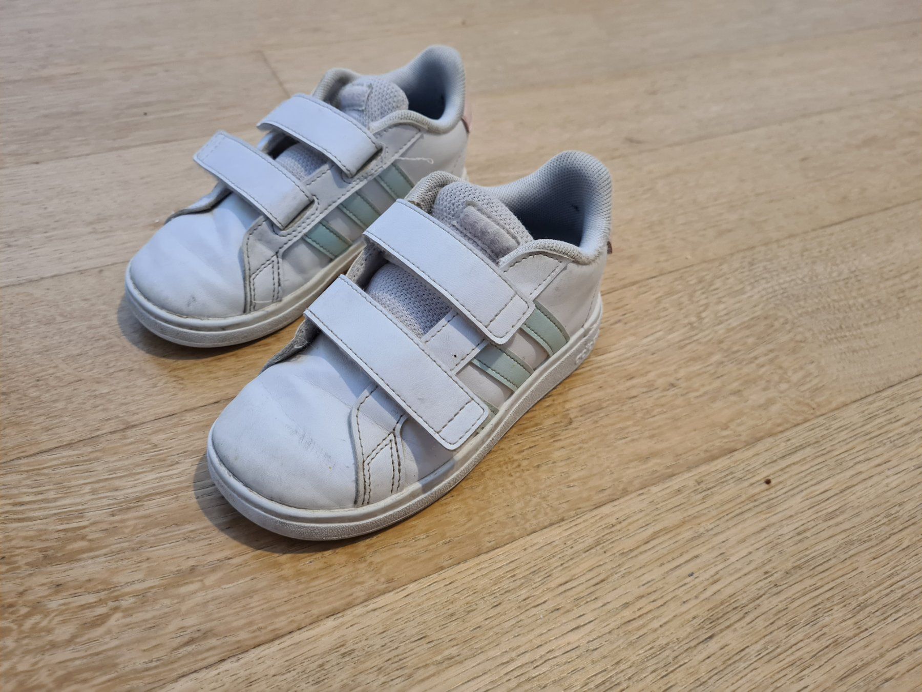 Adidas Scarpe per ragazzi: Baskets Adidas Taille 26 – Usato da Carouge GE venduto da Gasco