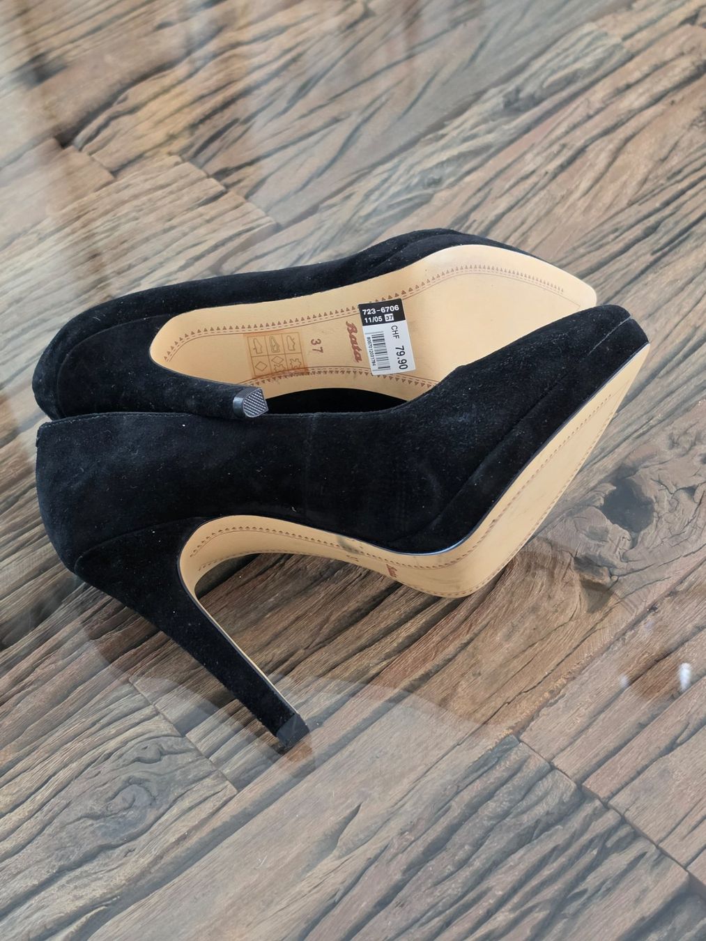Scarpe da donna: Elegante schwarze Bata Pumps aus echtem Leder, Gr. 37 – Nuovo (secondo la descrizione) da Birr venduto da V-K 3
