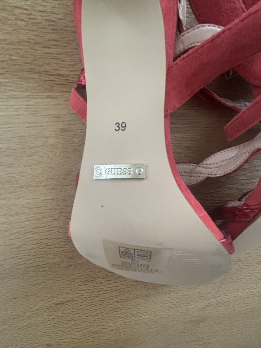 Guess Scarpe da donna: Sandalen Gr.39 Guess – Usato da Zug venduto da Biki72 3
