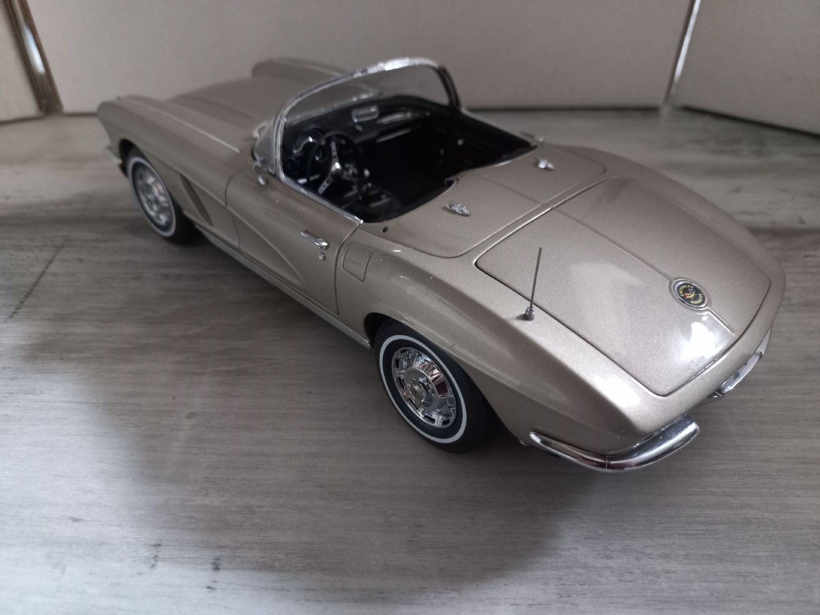Autoart Modellini d'auto: Chevrolet Corvette C2 1/18 Autoart – Usato da Attalens venduto da remy_s00 3